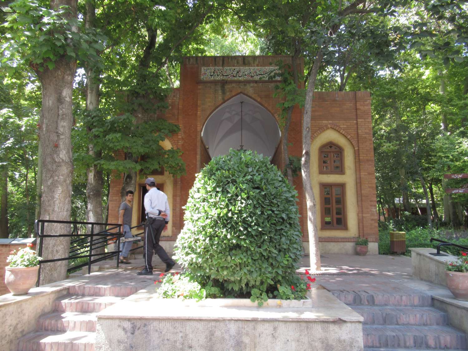 Bustan-i Mukhtari in Tehran