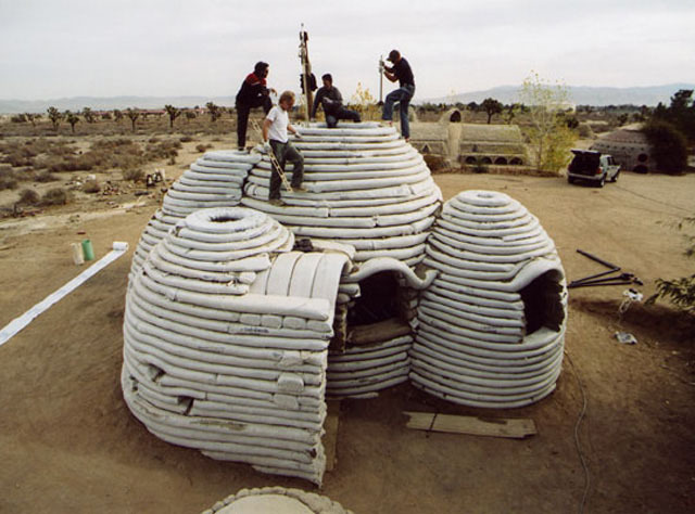 Sandbag Shelters in Ahwaz