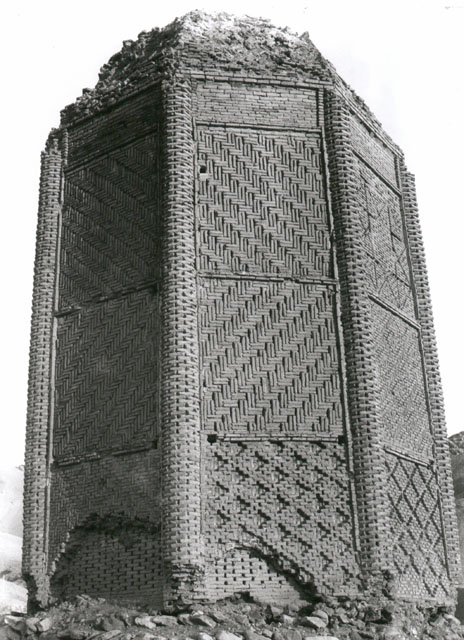 Gunbad-i Sheikh Shebeli in Damavand