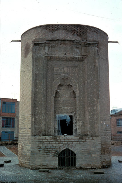 Gunbad-i Seh in Orumiyeh