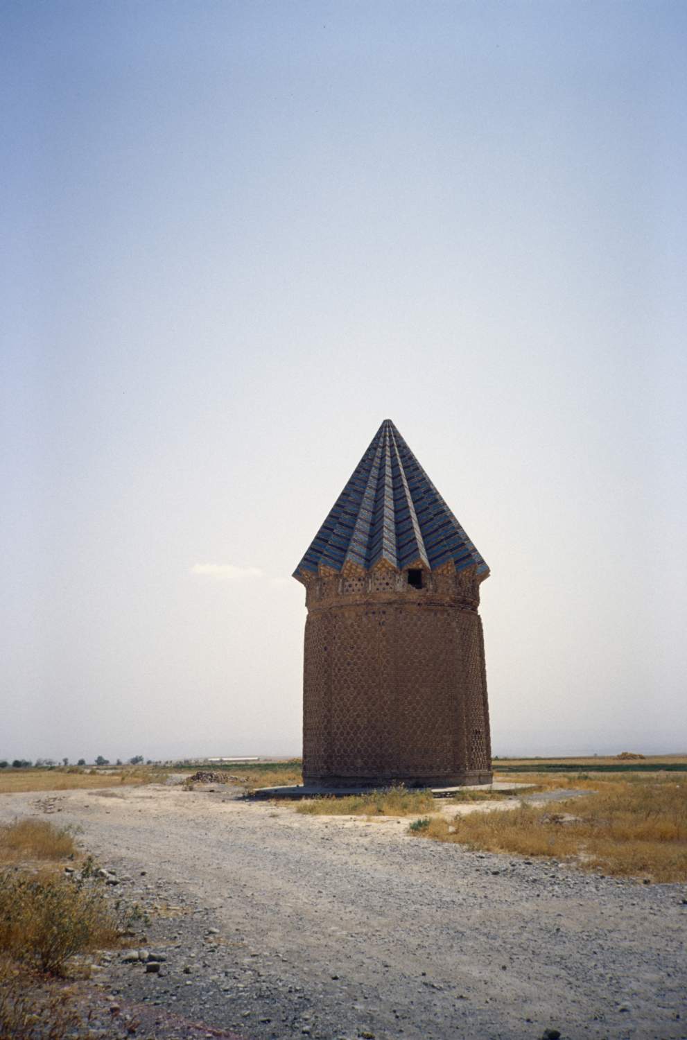 Mil-i Akhangan in Akhangan