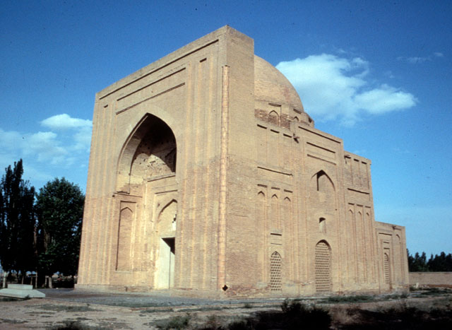 Gunbad-i Haruniyya in Tus