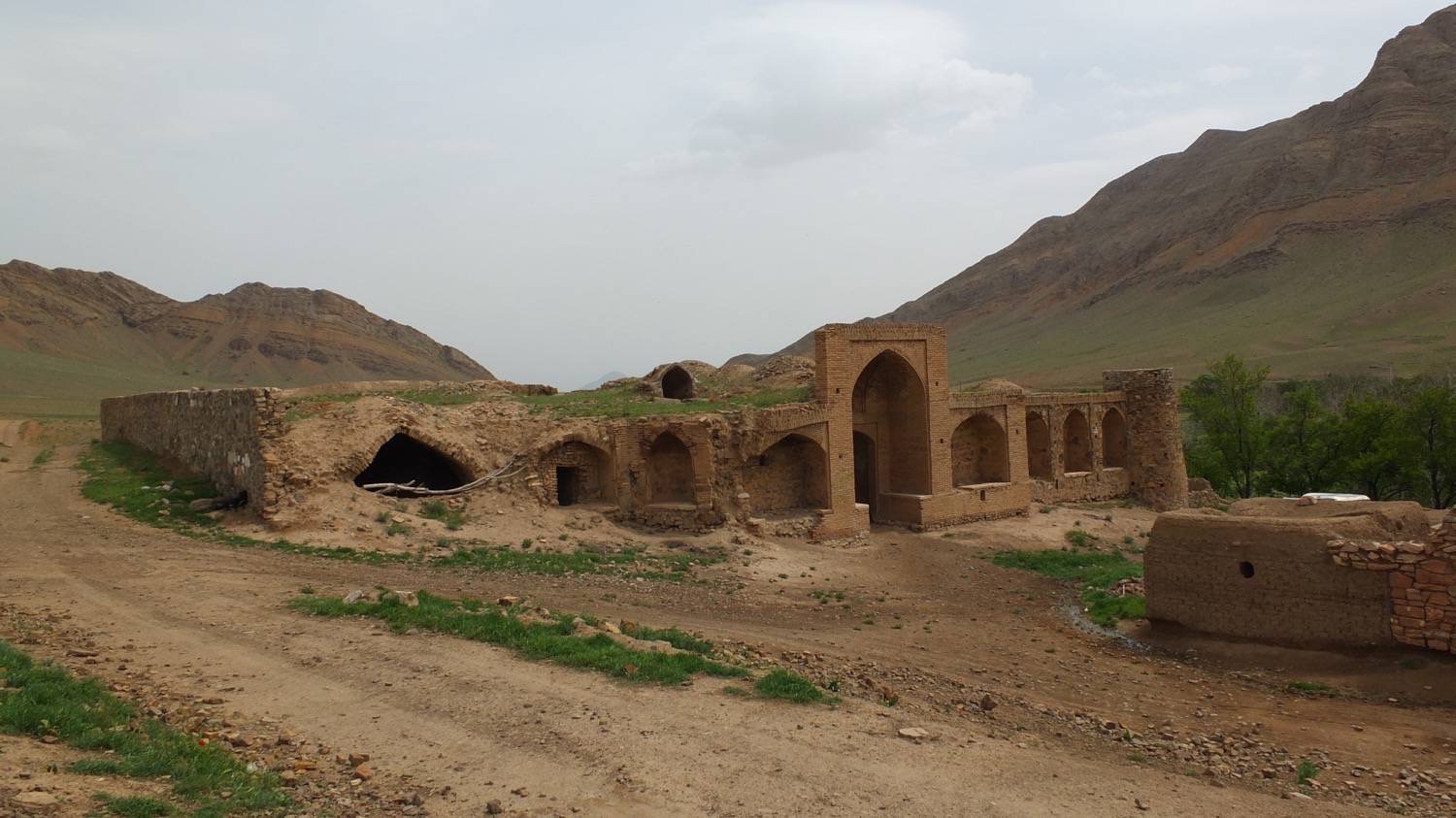 Karvansara-i Shah Abbasi (Kahak) in Kahak