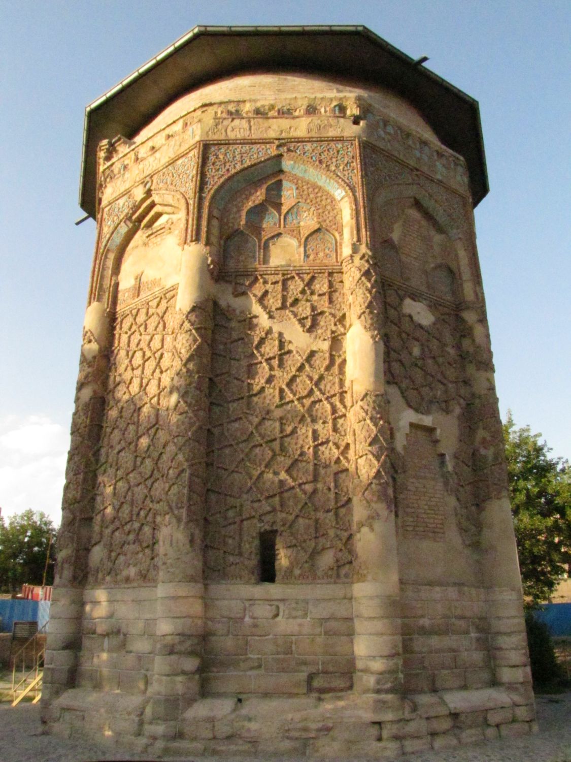 Gunbad-i Qabud in Maragha