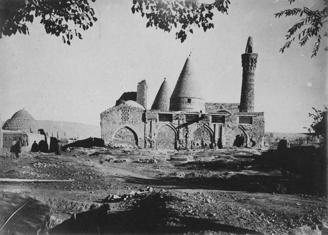 Mashhad-i Bayazid Bastami in Basţām