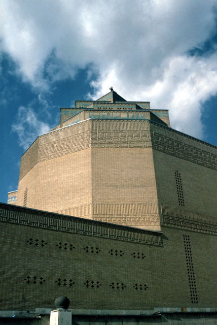 Al-Ghadir Mosque in Tehrān