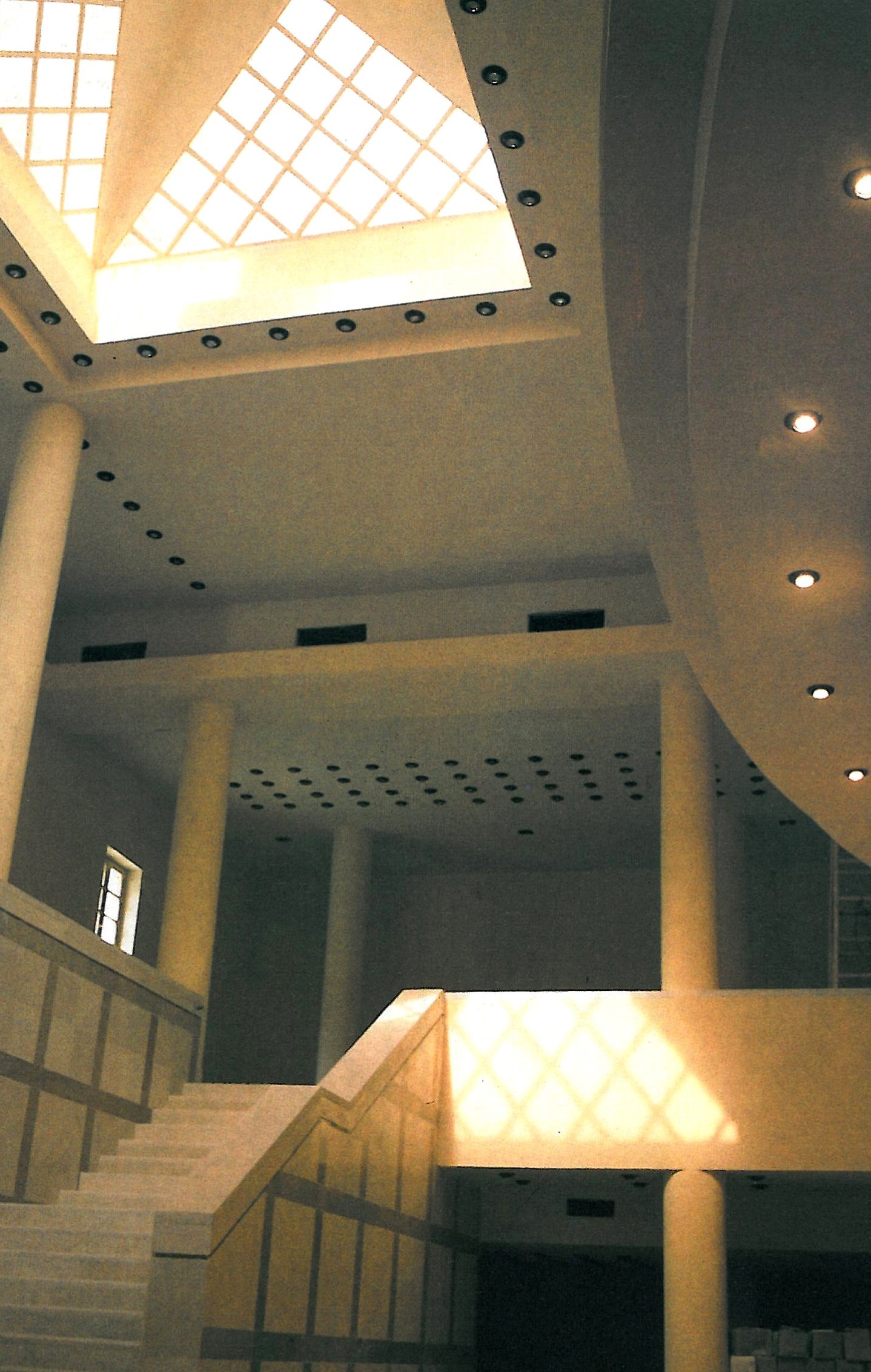 pasteur hall lobby ceiling