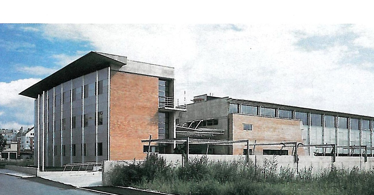 Central Offices and Warehouse of a Pharmaceutical Company, Maribor (Anton Lešnik with Tone Turk) — perspective view in the suburban context