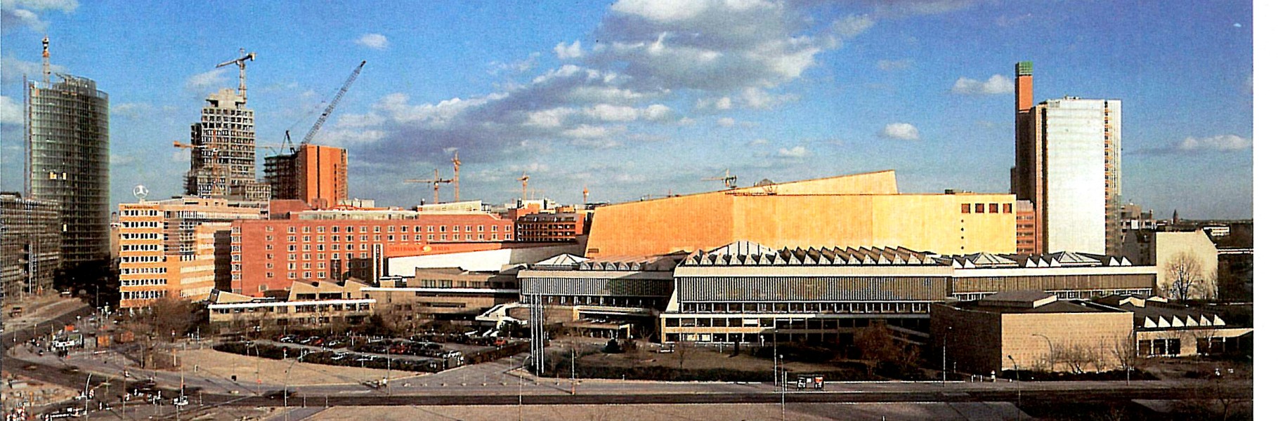 Wider regional context plan of Potsdamer Platz within Berlin's street and waterway grid
