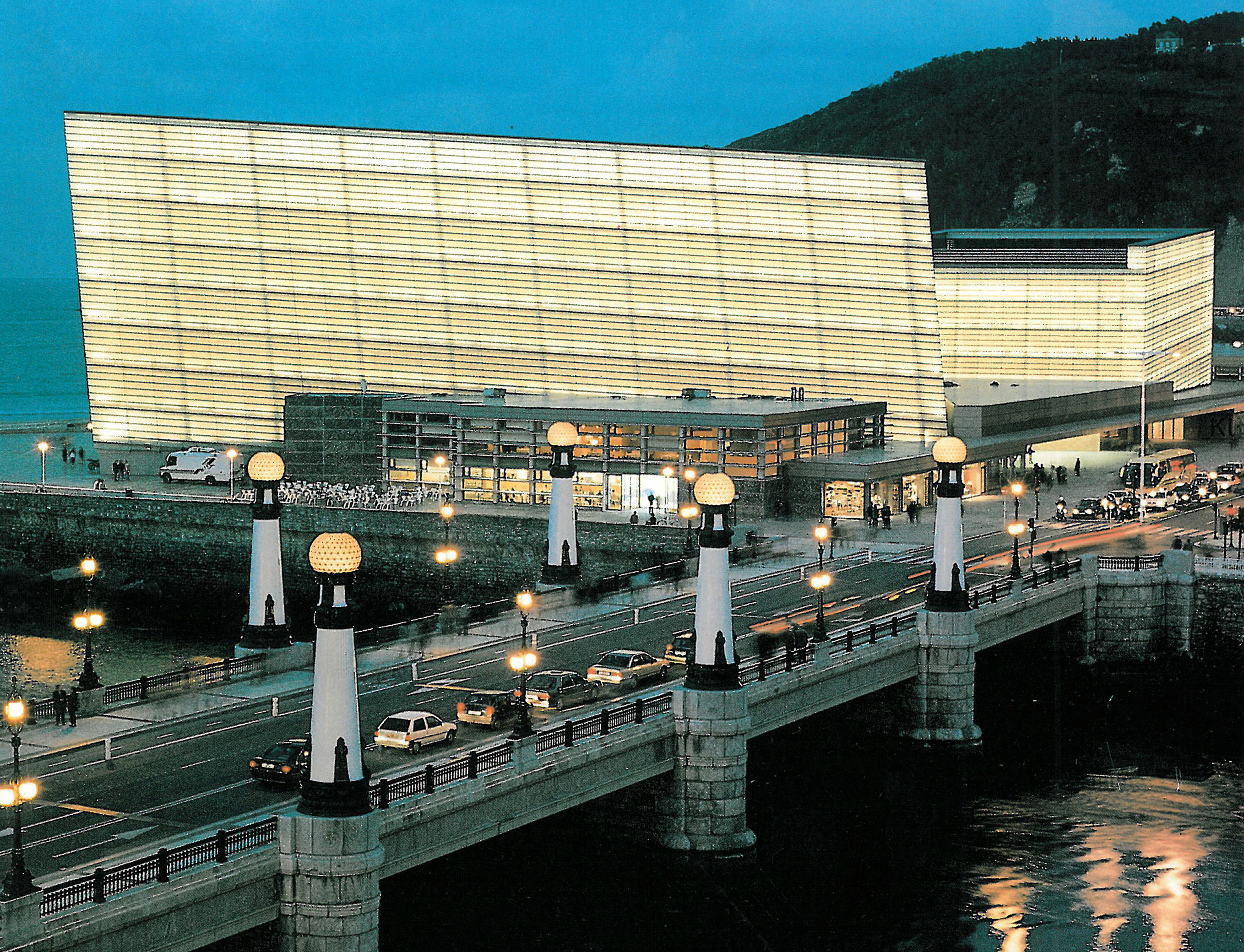 رافائل مونئو، در گفتگو با ویلیام جی. آر. کورتیس