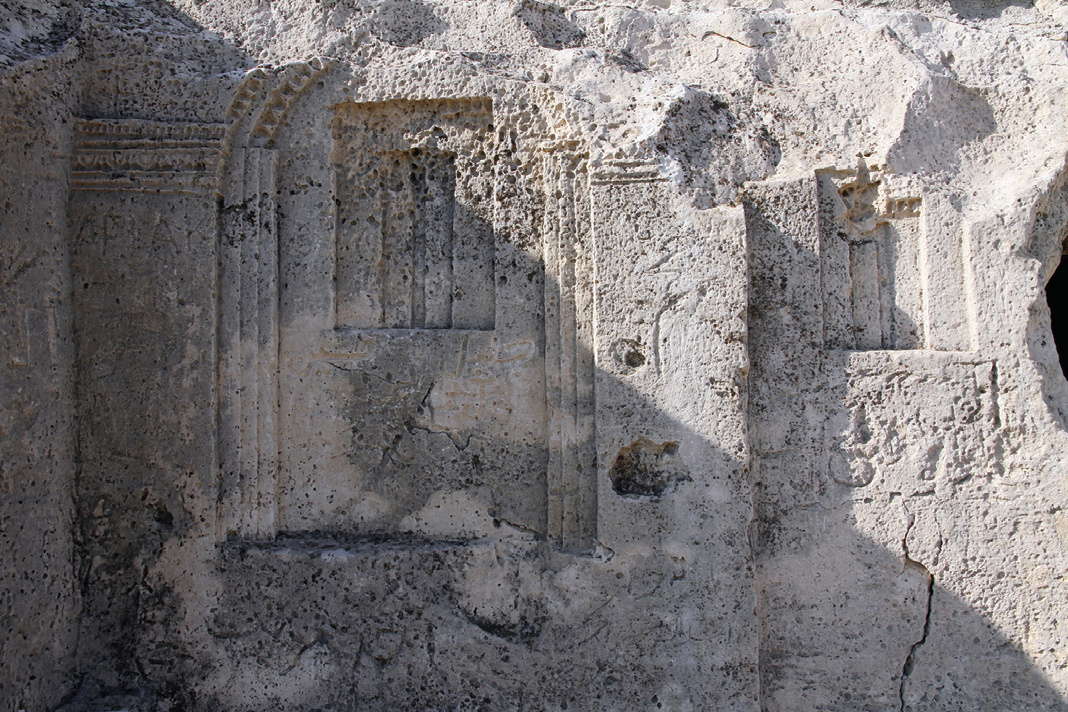 Khark Island: Captivity by Oil