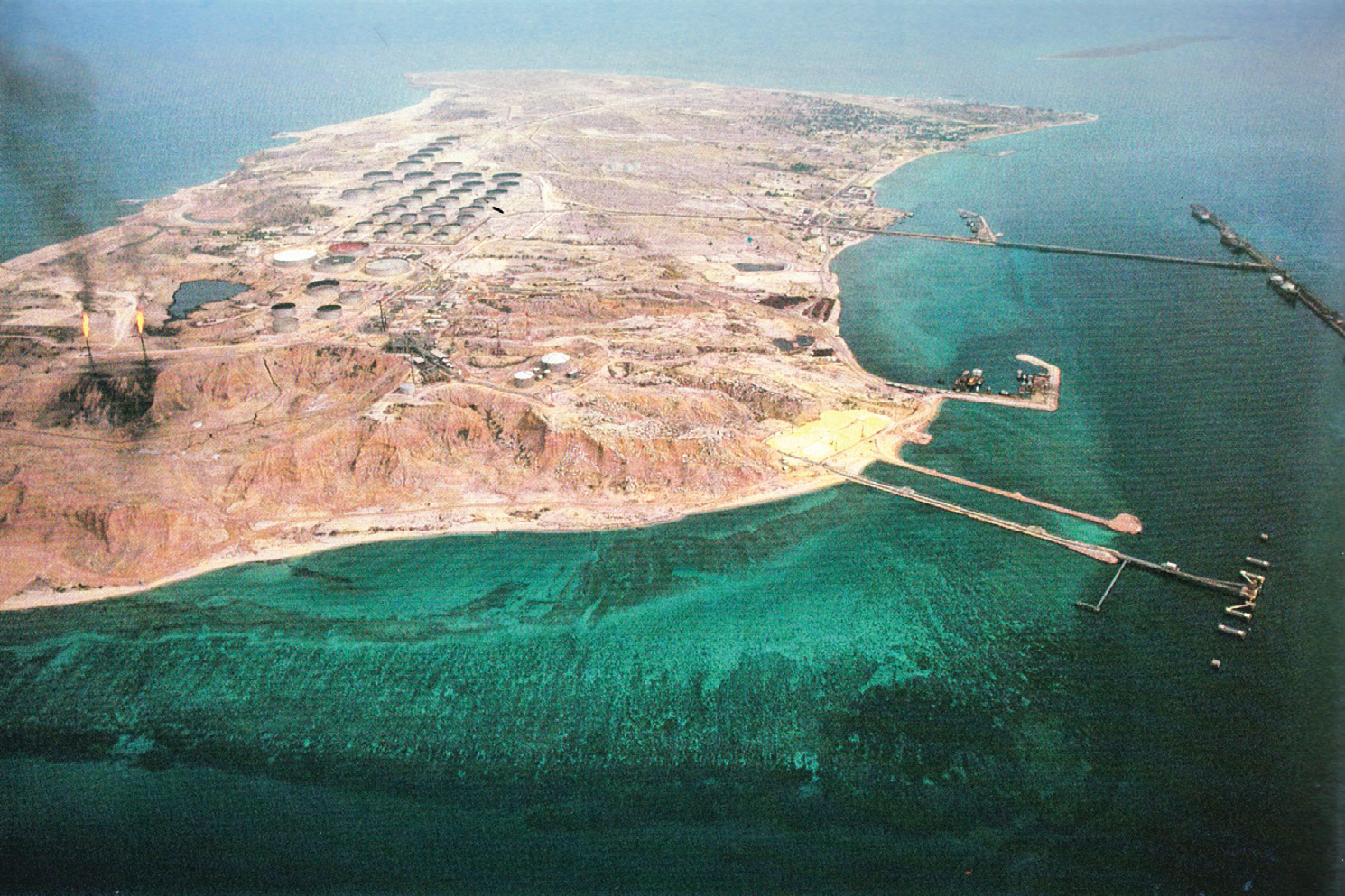 خارک در اسارت نفت