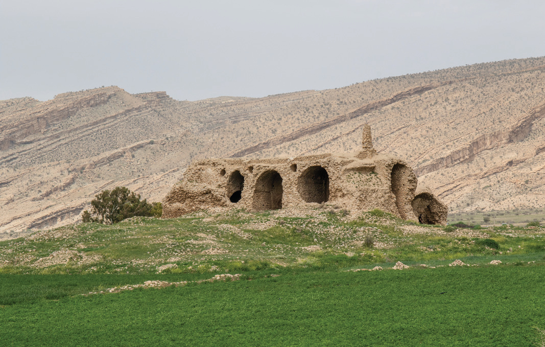 Ruins of Kooshk-e Ardashir palace in Dashtestan