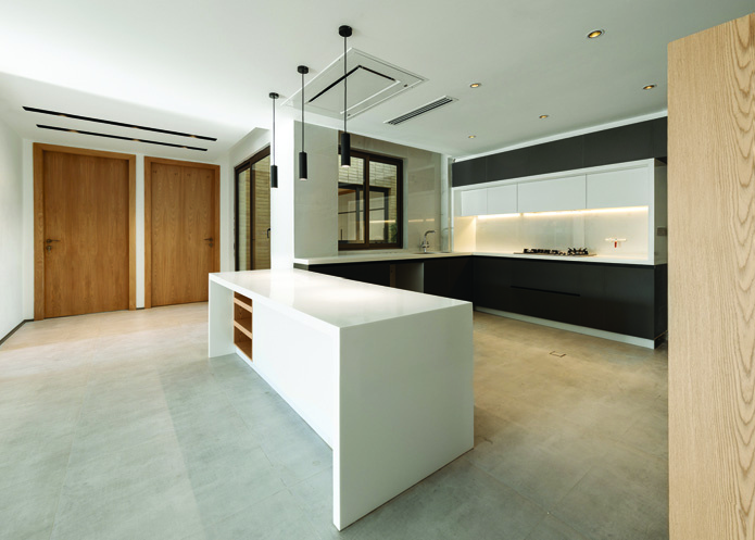 Apartment No. Five