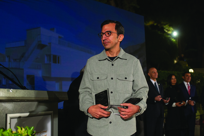 دریافت‌کننده جایزه در مراسم بیست‌وسومین دوره جایزه معمار