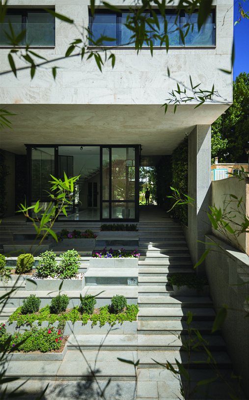 Biroun Be Daroun House