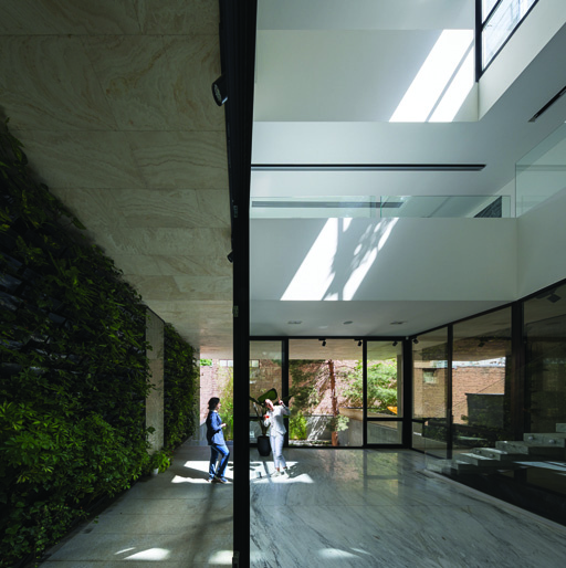 Biroun Be Daroun House