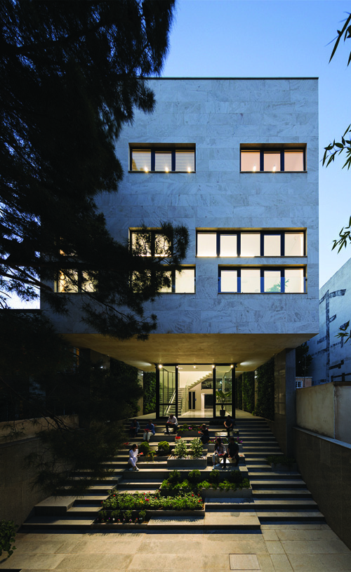 Biroun Be Daroun House