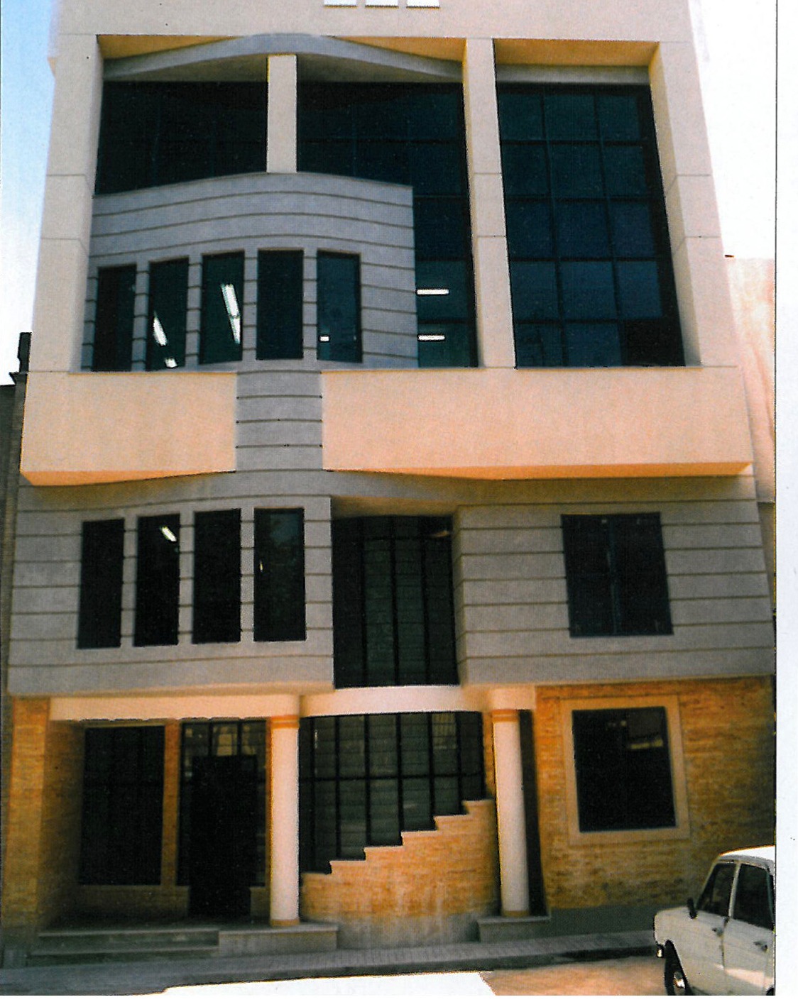 Jury Selection: Book City, Tehran — Shahriar Izadi; bookshop-cultural complex