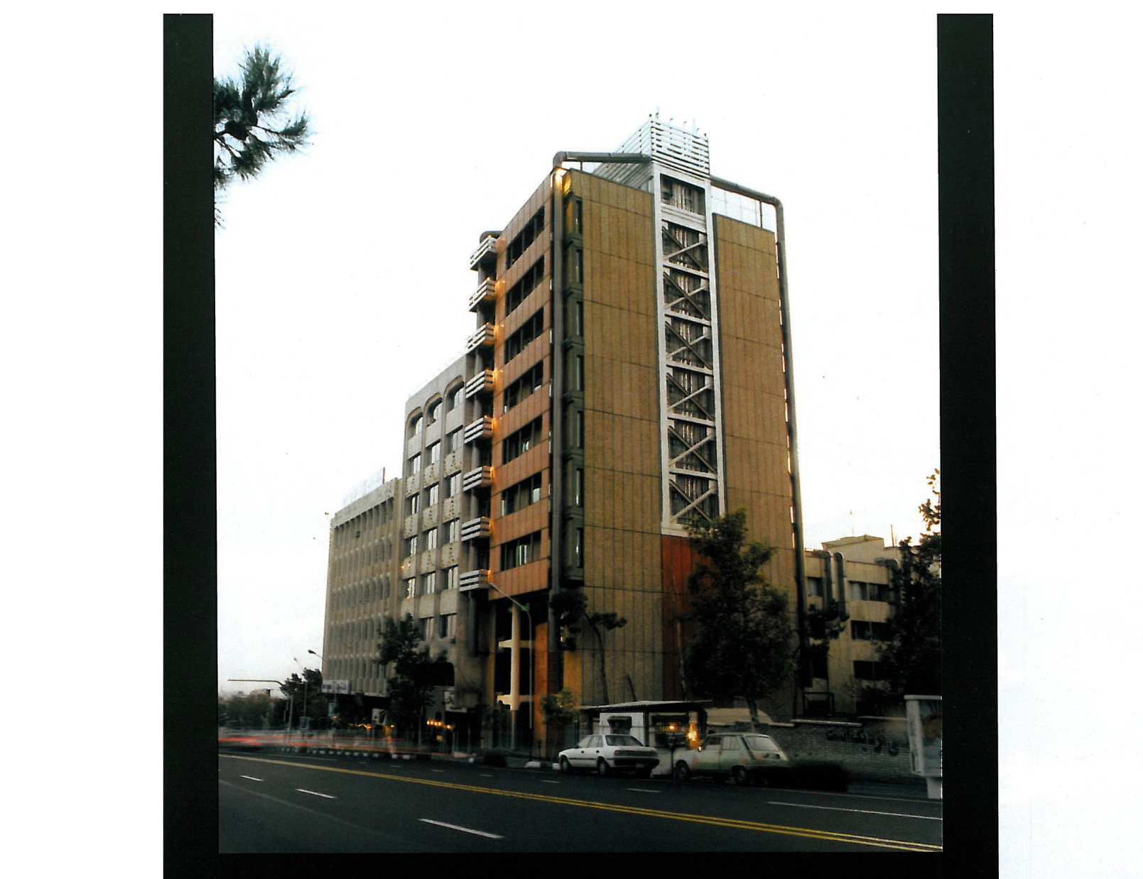 Fifth Honour Award — Office Building, Khaled-Eslamboli Street, Tehran (Shamil Mohammadzadeh)