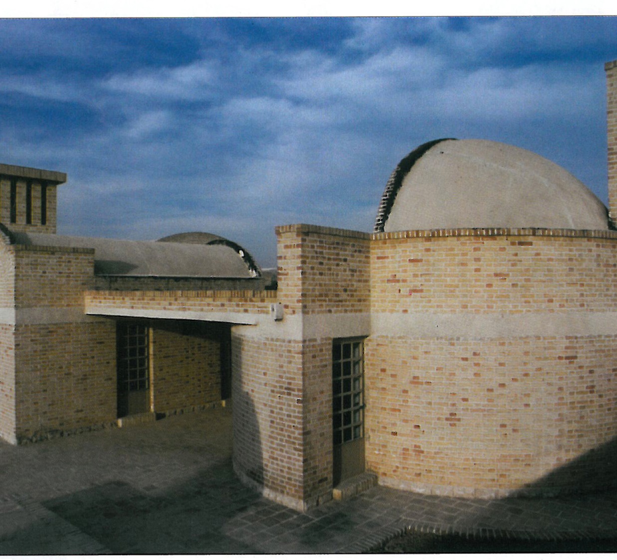 Jury Selection: Villa in Khojir; Vizheh-Graphic Office, Tehran — Tohid Ahadi, Bernard Derow