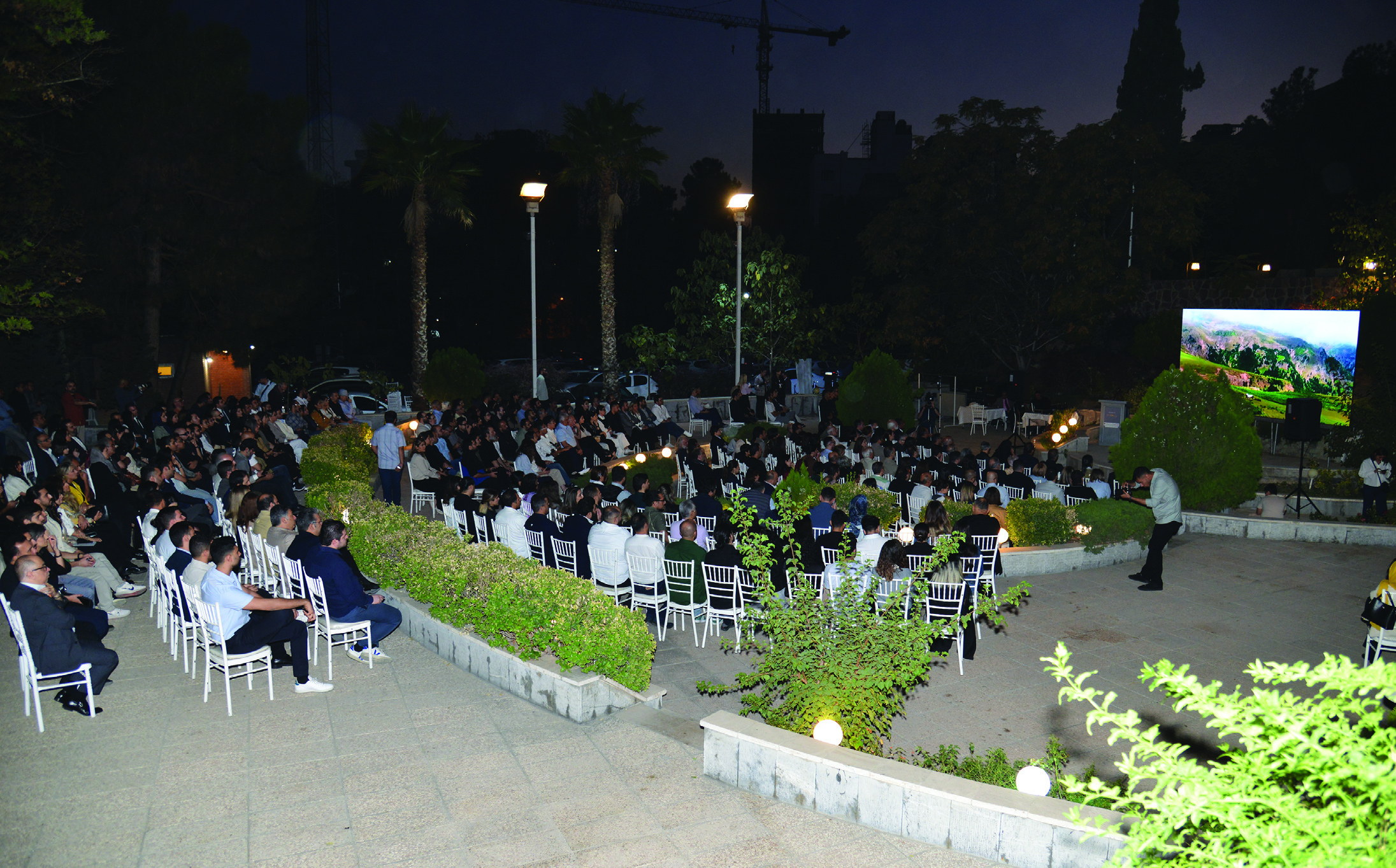 Audience seated in the outdoor amphitheatre at the 25th Memar Award ceremony