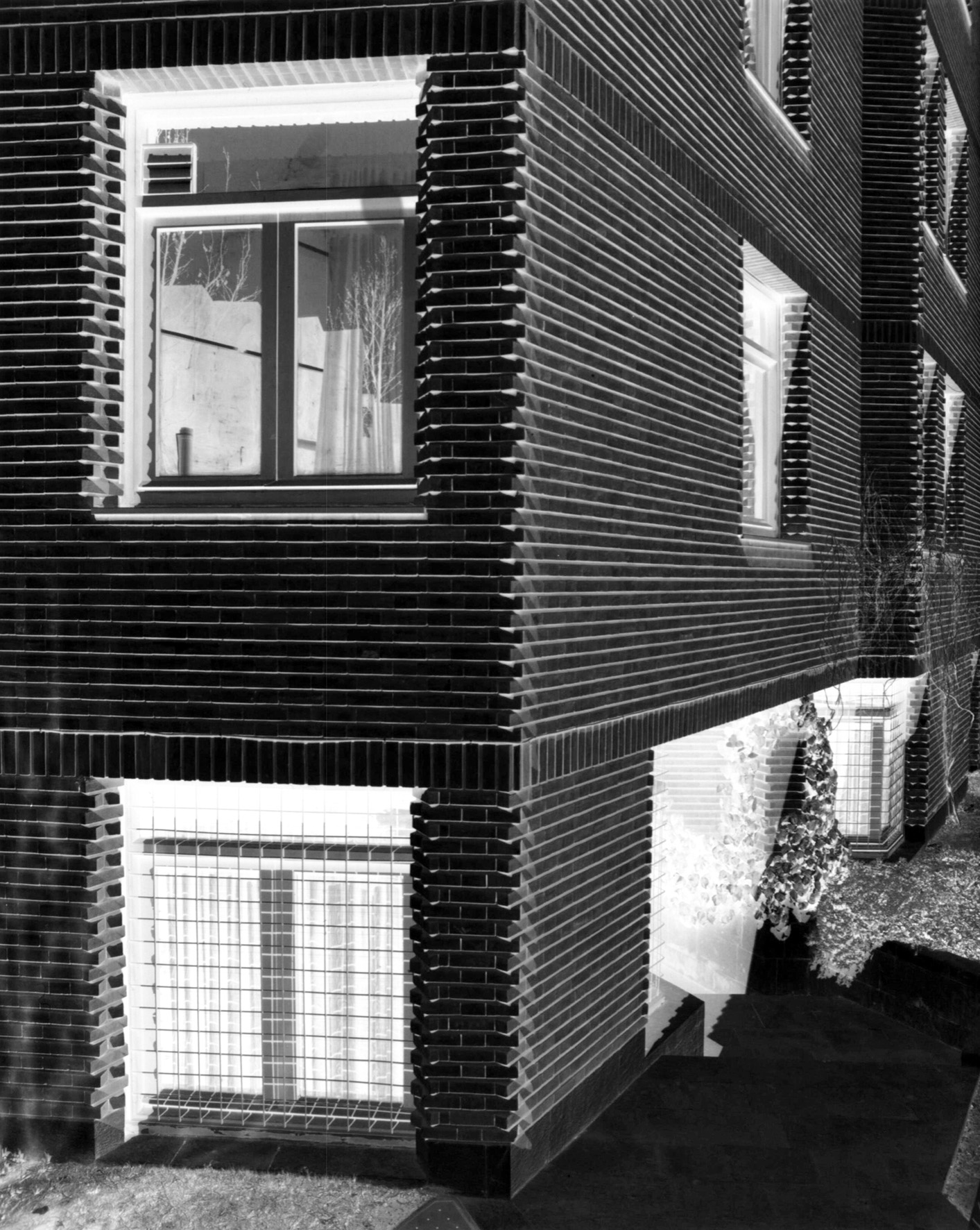 Yazdan Street Building, brick facade detail
