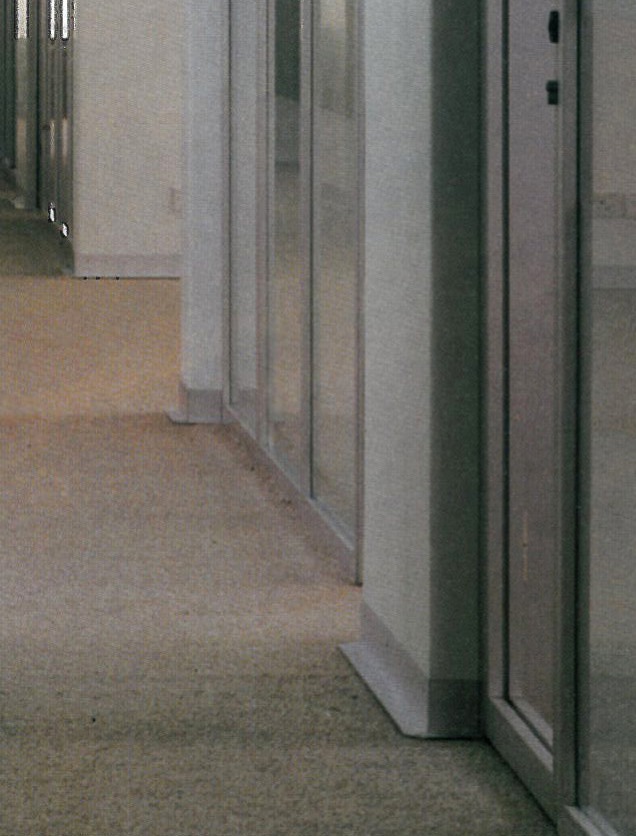 The Ettelaat building, marking the floors occupied by Shell
