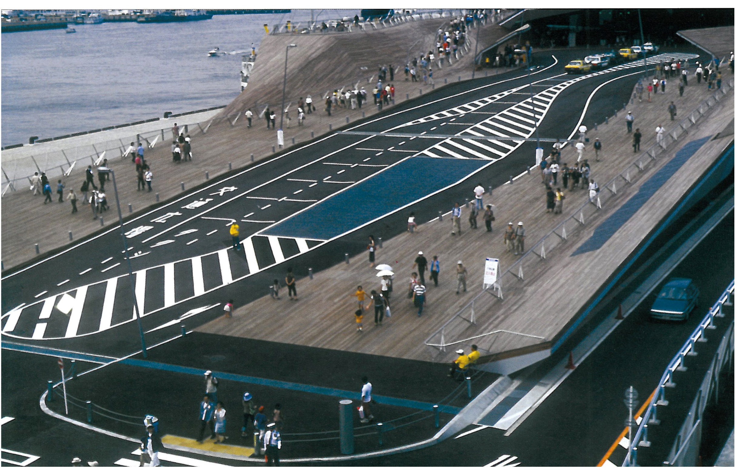 Yokohama International Port Terminal, image 3: a view of the Foreign Office Architects (Moussavi + Zaera-Polo) project