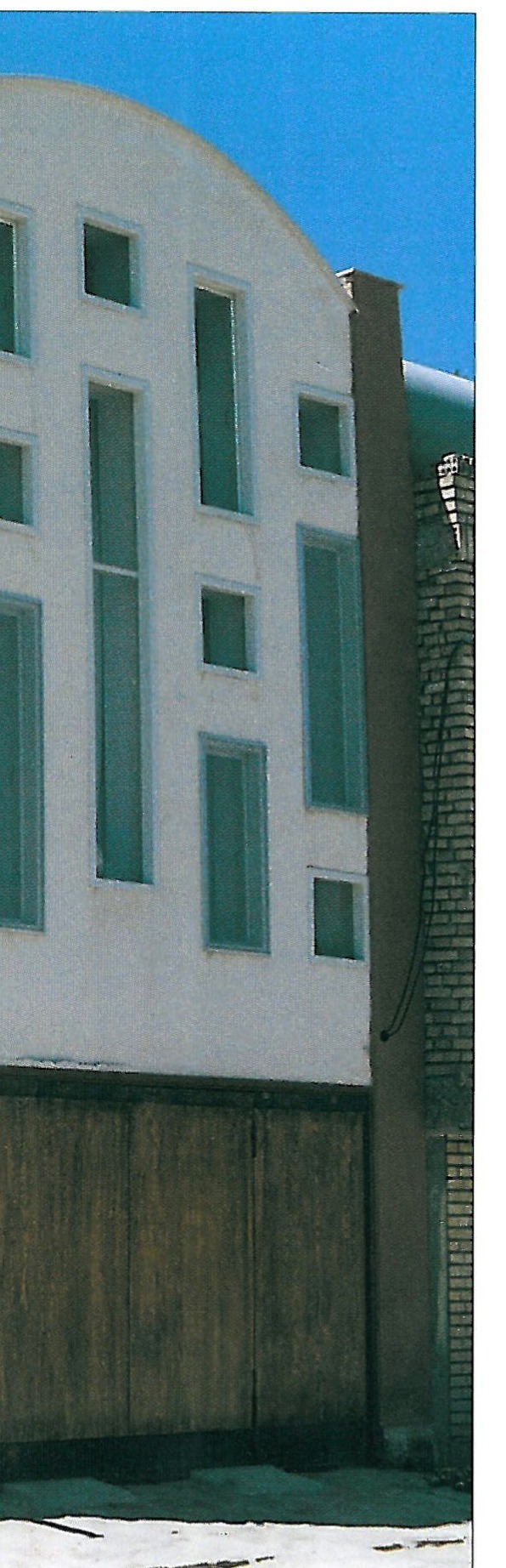 Sadri Residence, Isfahan — Mohammad Reza Ghane'i and Ali Sheykholeslam (1st place) — entrance view from the 8-metre alley