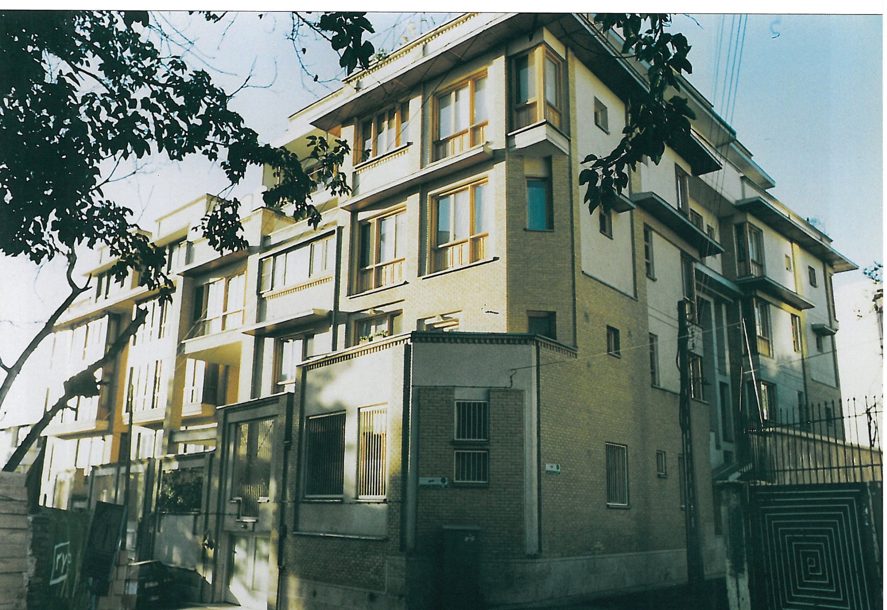 Elahieh residential building (2nd place) — exterior view
