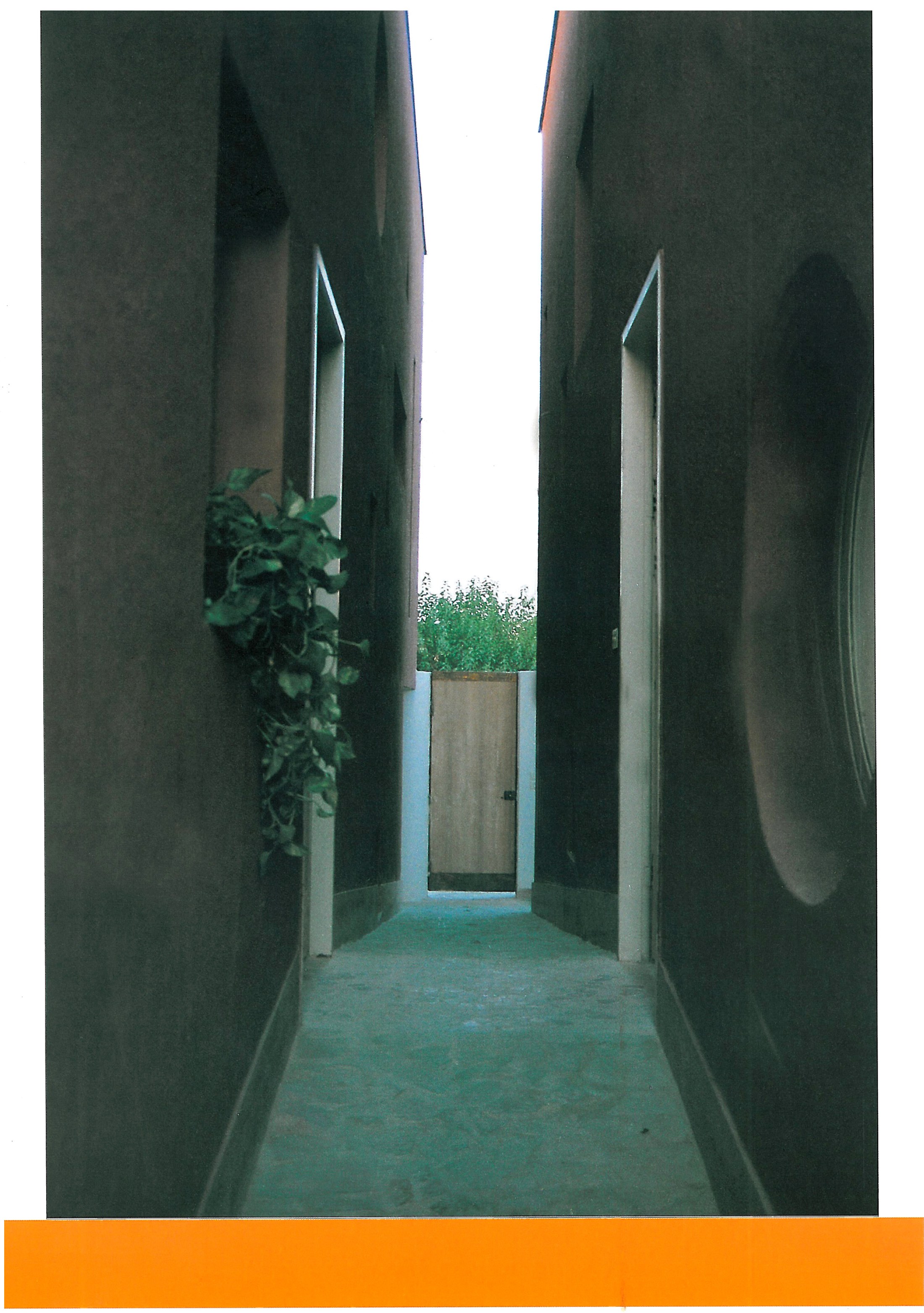 Sadri Residence, Isfahan — Mohammad Reza Ghane'i and Ali Sheykholeslam (1st place) — view of the curved roof