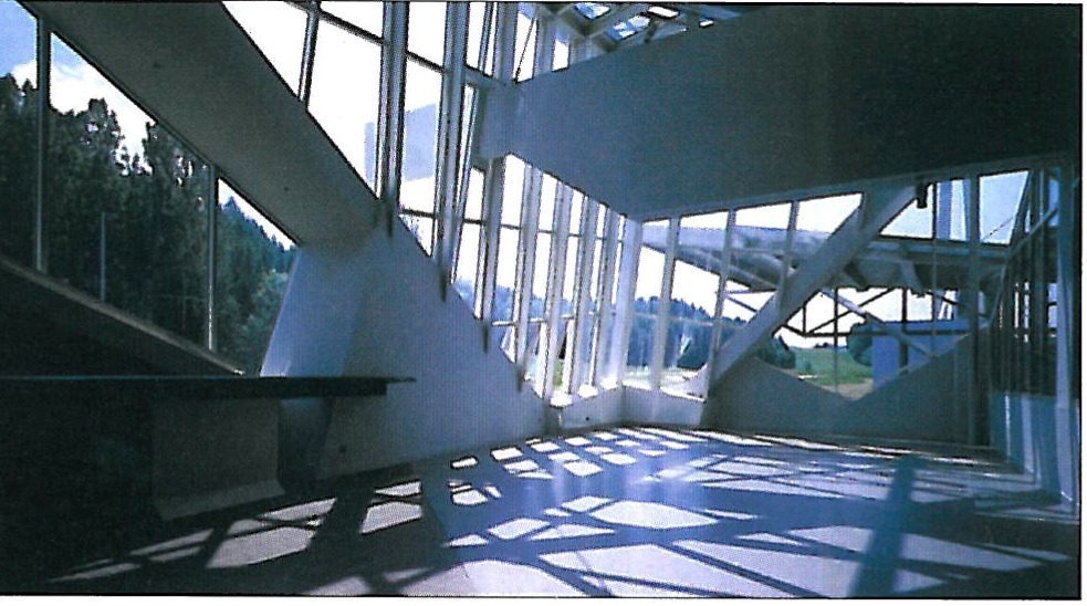 Fig. 18 (b) — Section through the Guggenheim Salzburg proposal