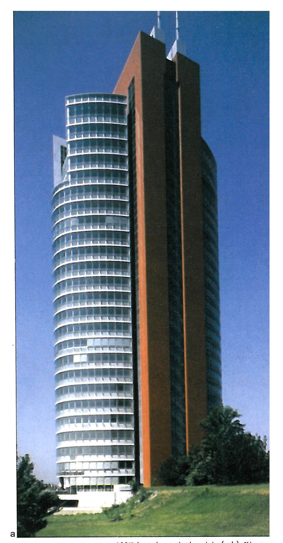 Fig. 22 (a) — Coop Himmelb(l)au, attorney's office on the roof of a traditional Vienna building, 1984-89