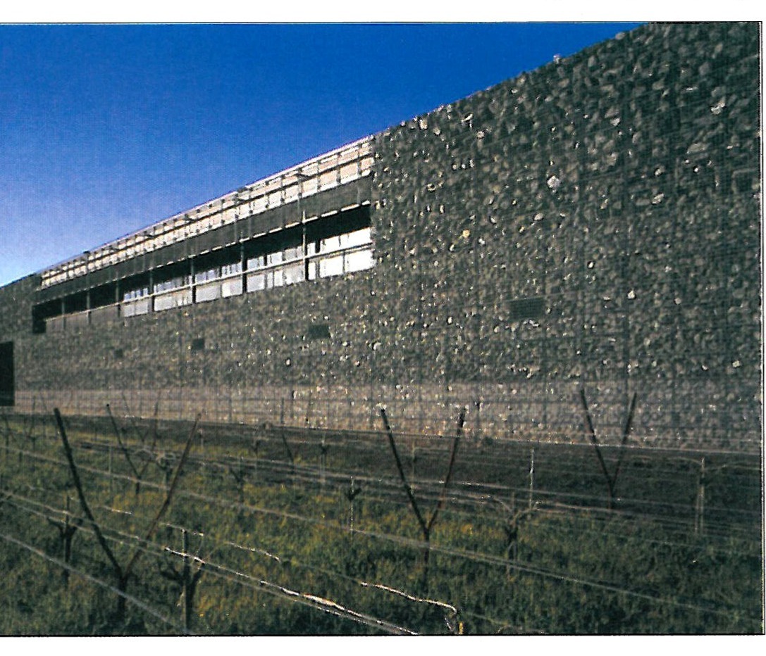 Winery in California — Herzog and de Meuron. The use of the most primitive techniques, such as dry-stone laying, in a fresh way, creating a perforated, graduated stone wall that brings light into the interior in an unconventional manner.
