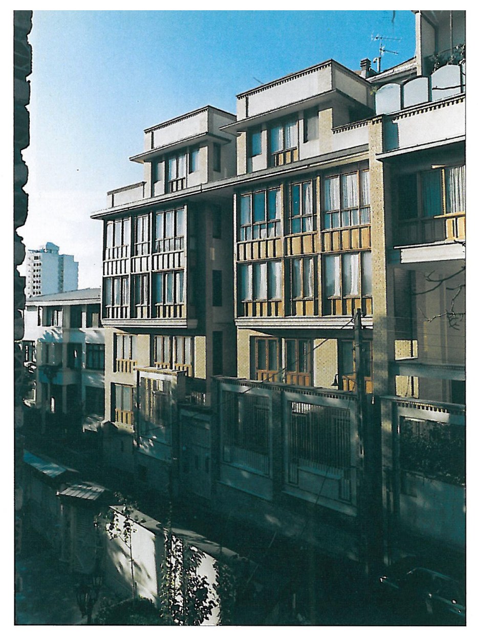 Work teams in the new offices are constantly forming, changing and evolving. The Bouroullecs' design tries to answer these changes.