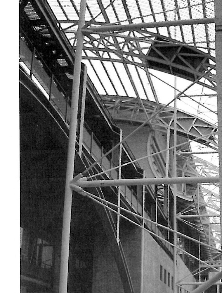 Renzo Piano — pilgrimage church of San Giovanni Rotondo: arch of stone construction