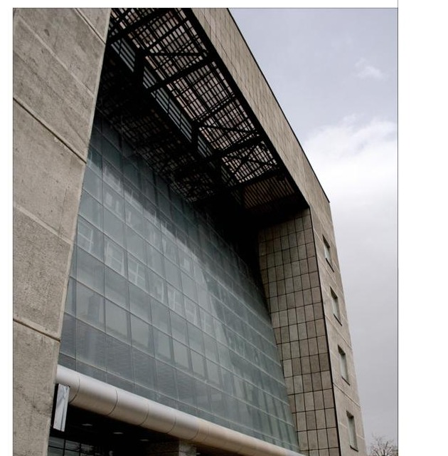 ساختمان اداری بانک کشاورزی کرمانشاه in کرمانشاه