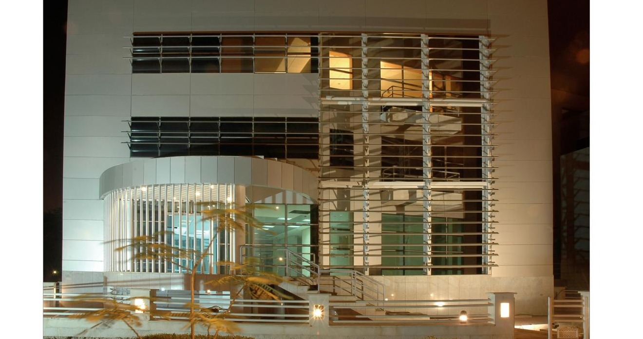 ساختمان بیمه مرکزی کیش in کیش