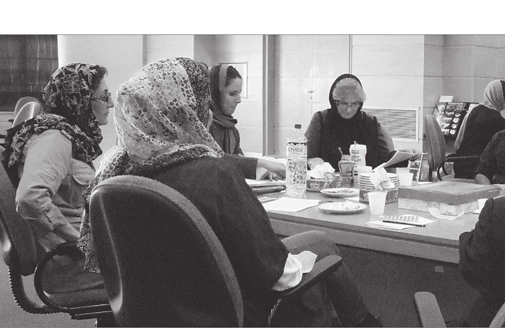 Jurors at the deliberation table