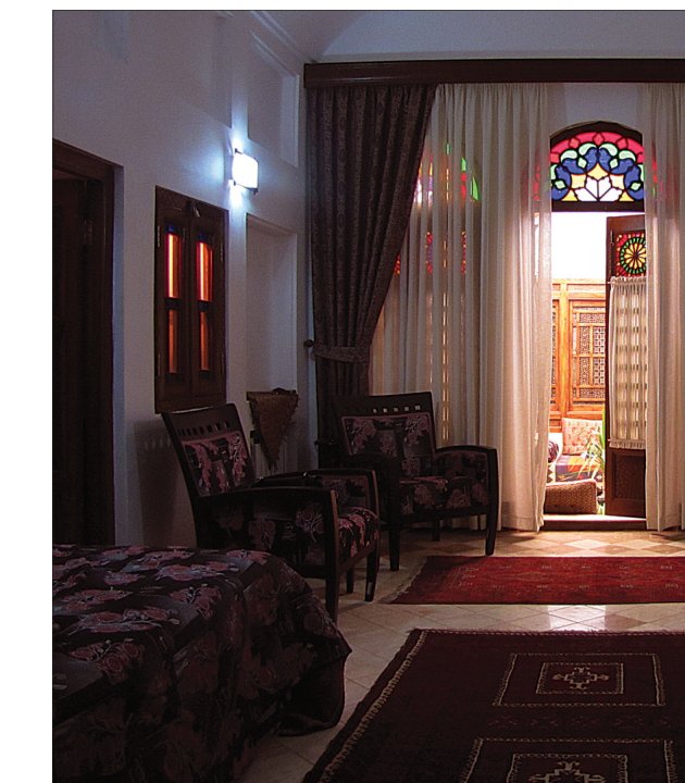 Lab-e Khandagh Historical Hotel