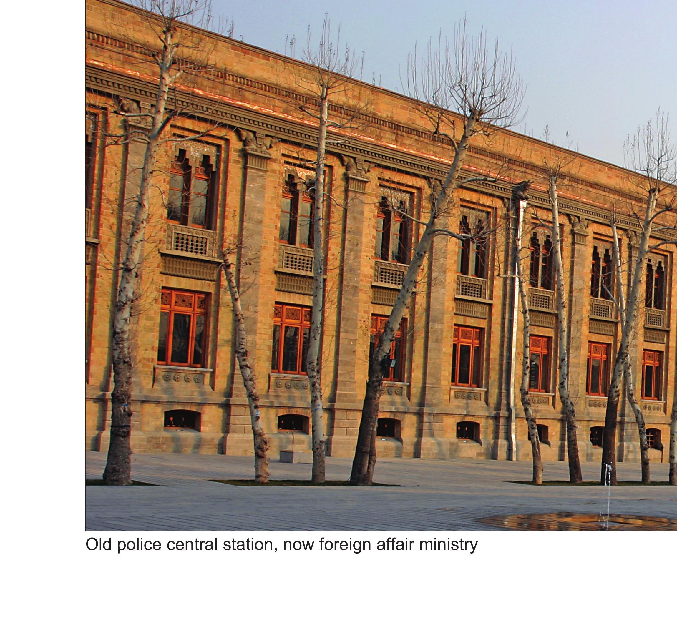 Management of Restoration Projects of Historical Monuments in Tehran
