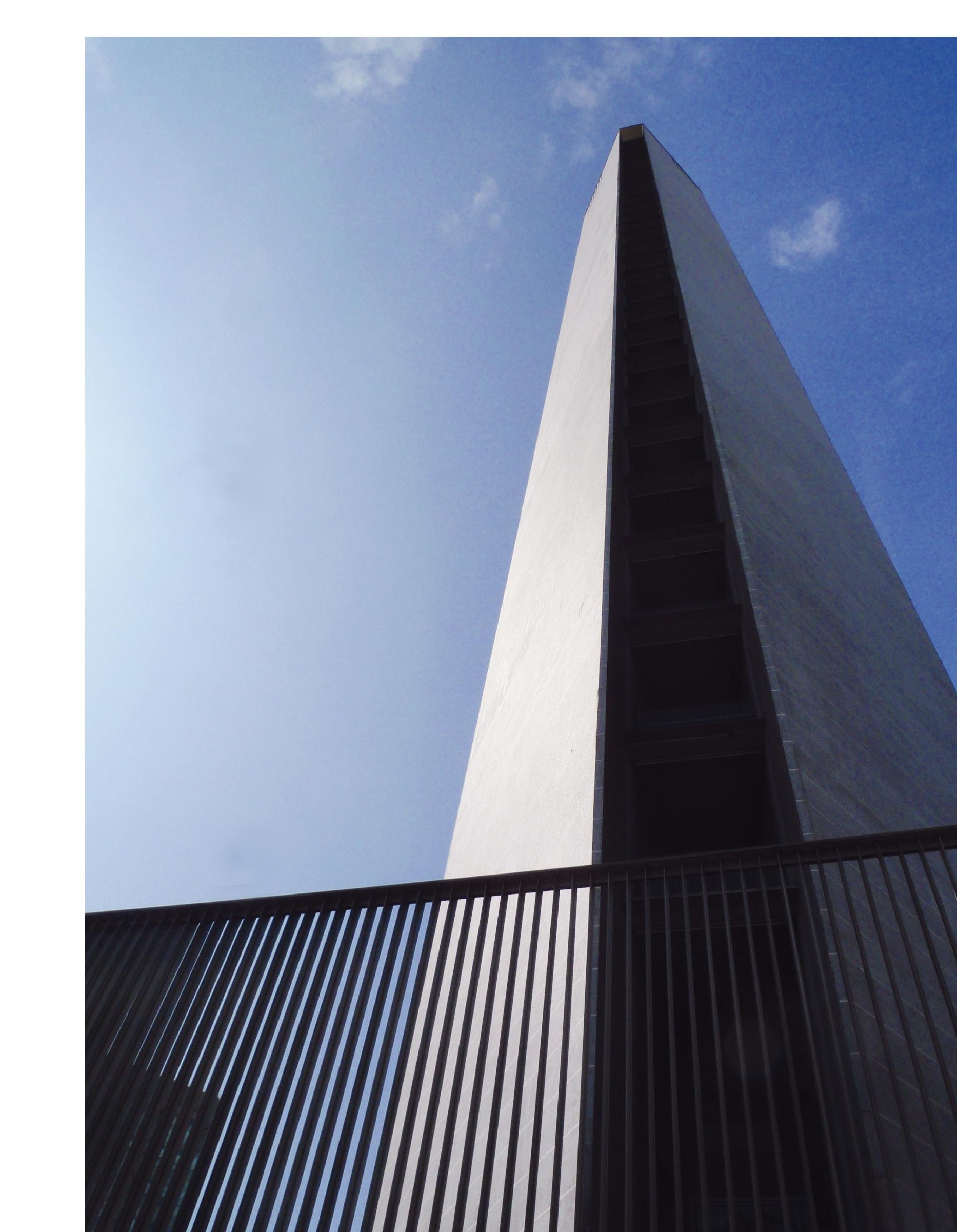 Side vertical slit