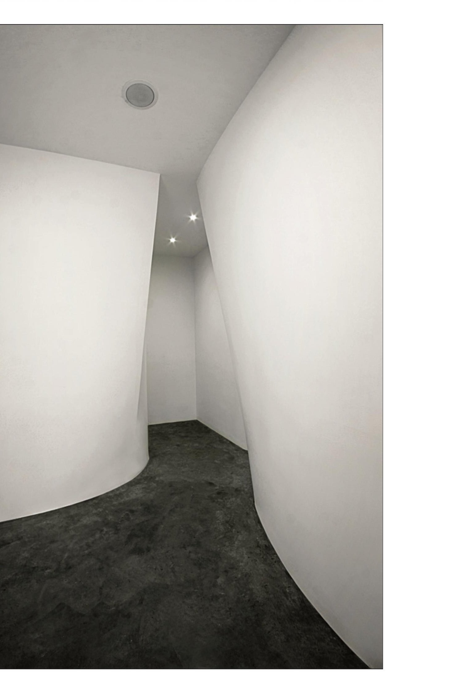 Beauty House — niche formed where the secondary curving partitions slip past one another.