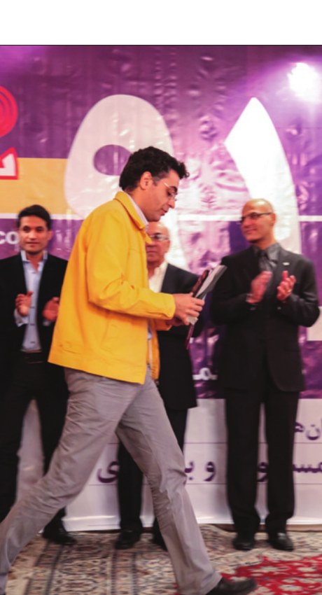 Alireza Emtiaz on the stage of the 12th Memar Award