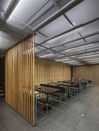 Modular dining bays