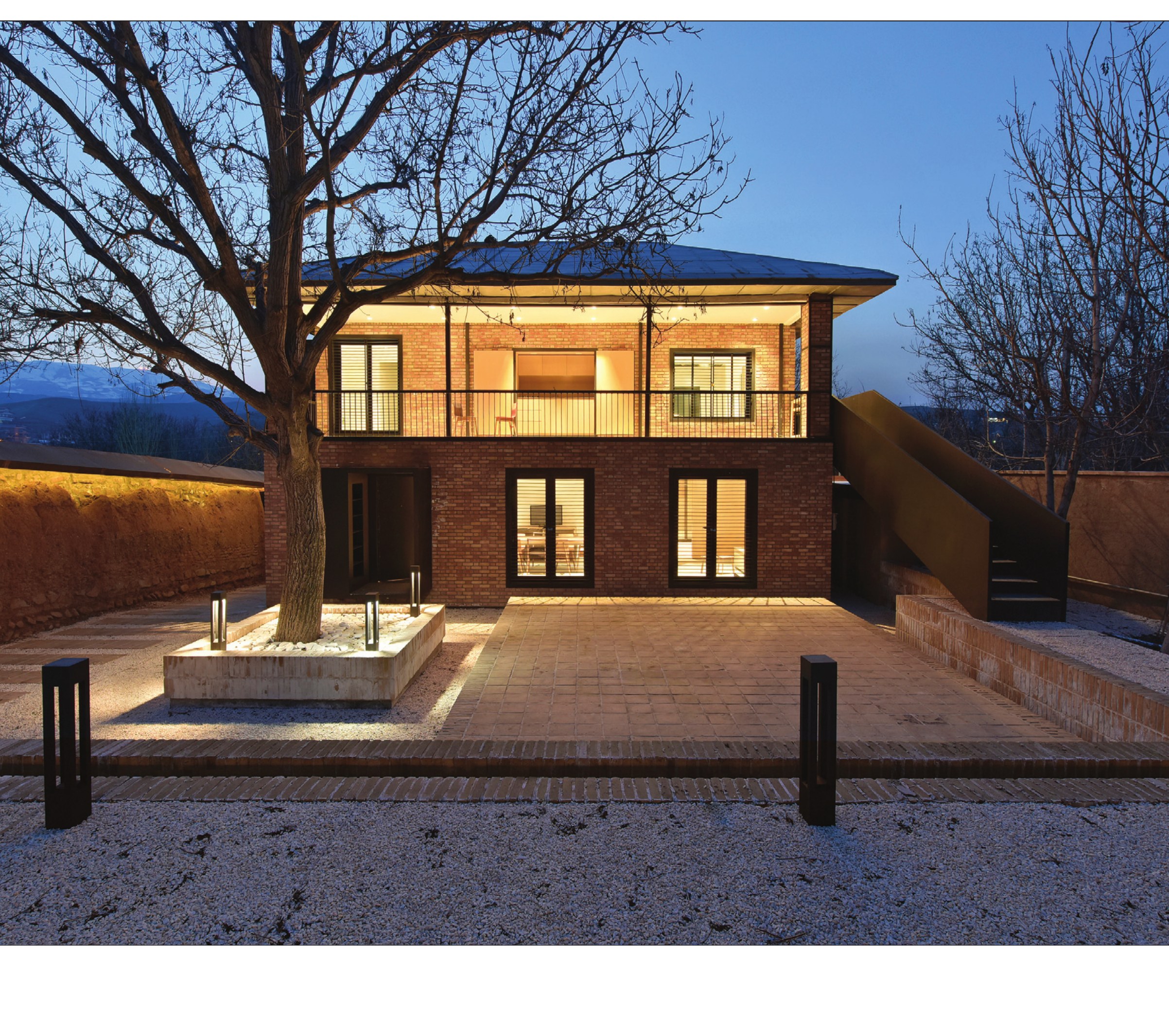 Emarat Jan: First Place, Renovation