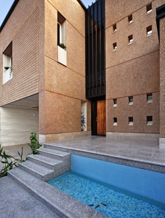 Firouzmandan House, Lar