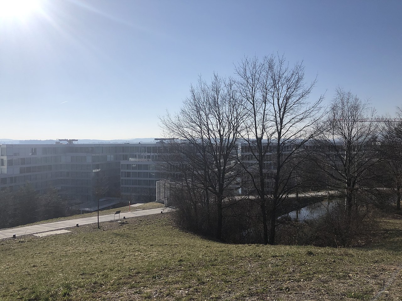 ساختمان سرکل فرودگاه زوریخ in کلوتن